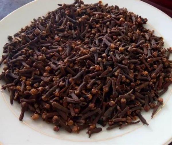 Cloves